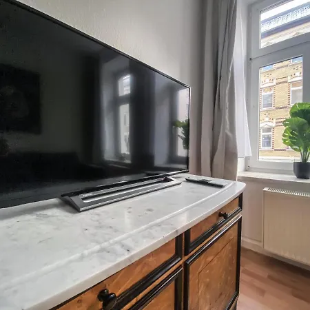 Διαμέρισμα Stilvolle 2 Mit Kueche, Tv, Waschmaschine Λειψία